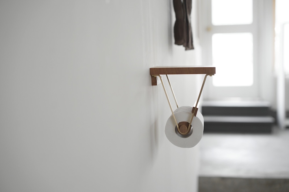 �g�C���b�g�y�[�p�[�z���_�[