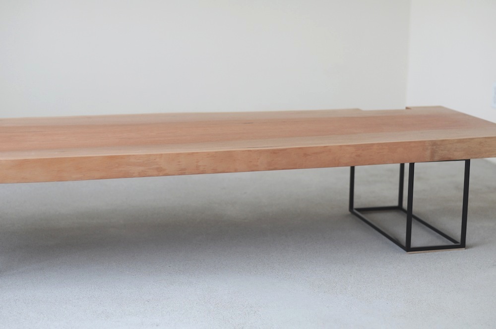 ���[�e�[�u��